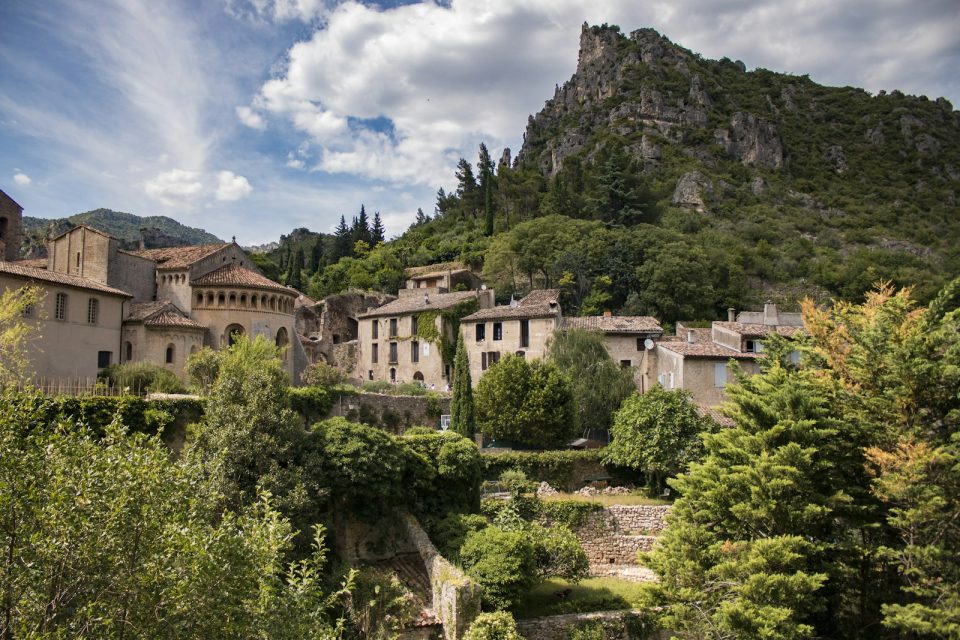 Zgodbe kamnitih ulic potovanje v srce preteklosti