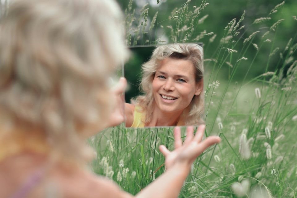 Kako se počutiti samozavestno in sijoče v svoji koži